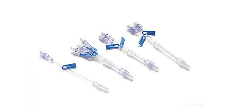 Features of Infusion Set With Needleless Adapters